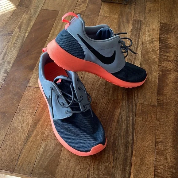 Nike Roshe Run **Rare Color** - Picture 7 of 7